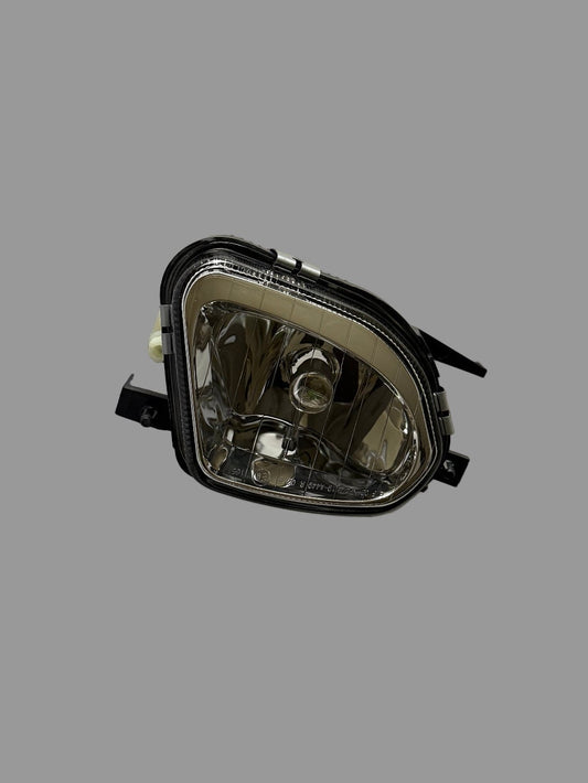 TYC 19-0449-01-9 – Phare Antibrouillard Avant Droit – Mercedes-Benz Classe E Sprinter W211 / S211 (2002–2004) H11