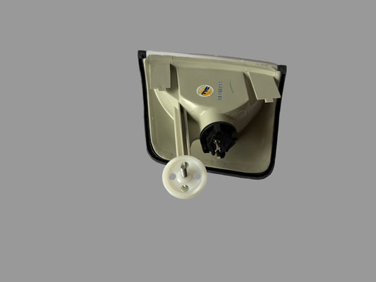 TYC 18-3255-93-2 -Feu Arrière-Droit Clair – Mercedes-Benz W201 (1982–1993)