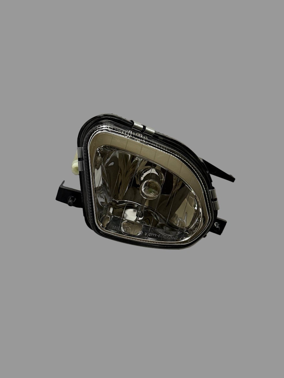 TYC 19-0449-01-9 – Phare Antibrouillard Avant Droit – Mercedes-Benz Classe E Sprinter W211 / S211 (2002–2004) H11